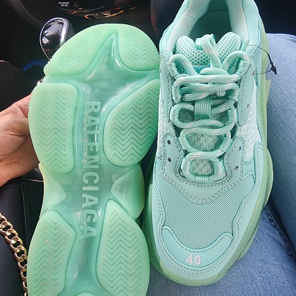 Balenciaga Women\'s Mint Sneakers